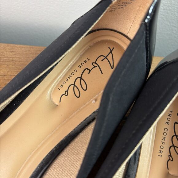 Abella Black Wedge flat Heel 9 Shoes Black Faux Patent Leather Cap Toe Low - Picture 3 of 8